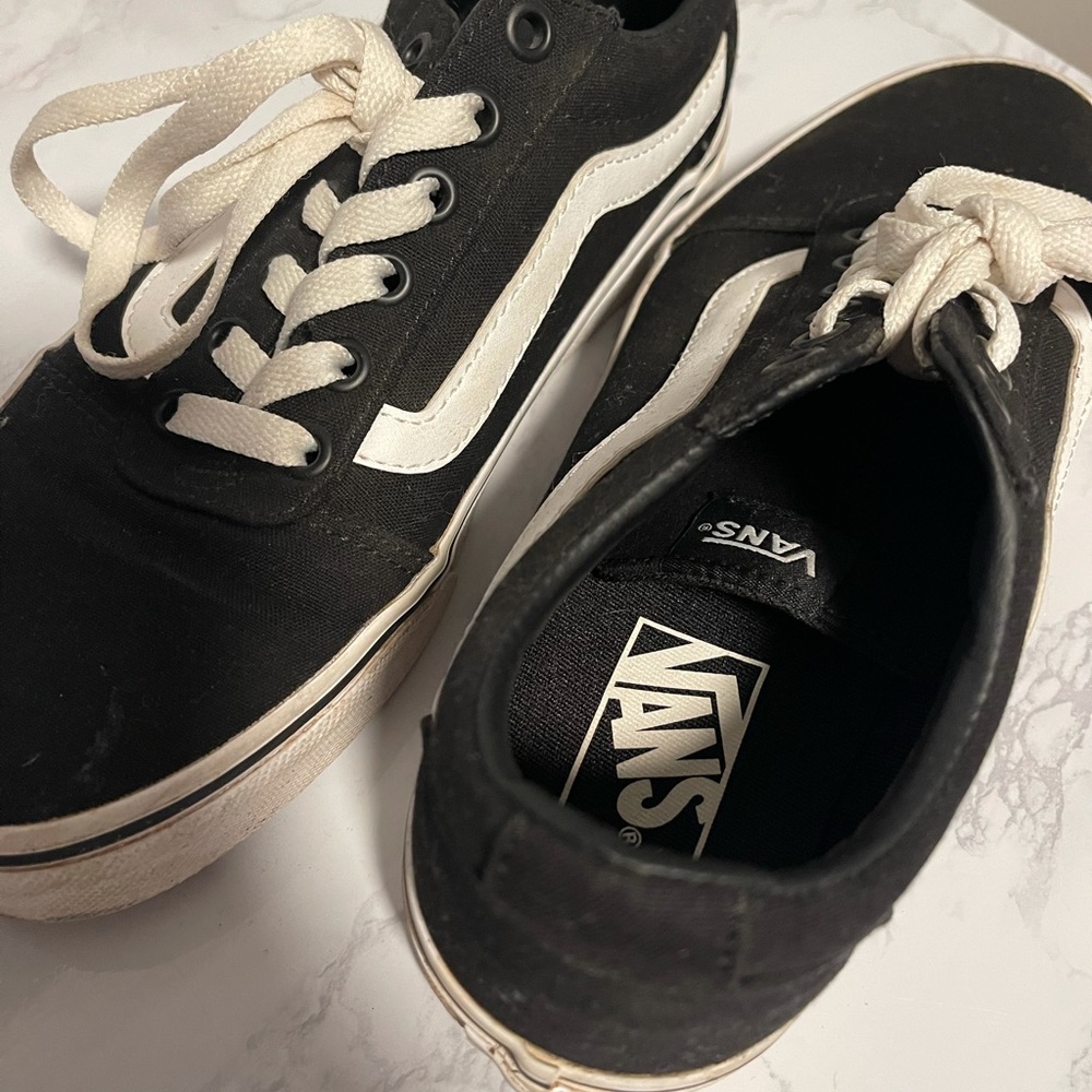 Vans - Picture 3 of 5